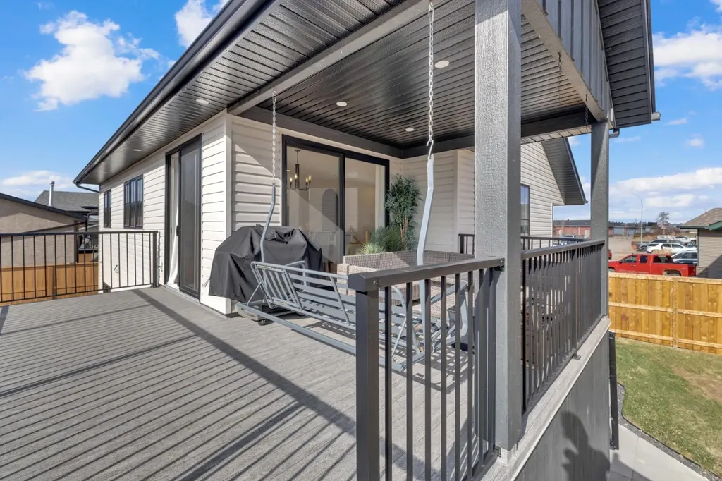 8 Holbrook Place Sylvan Lake AB T4S 2P2