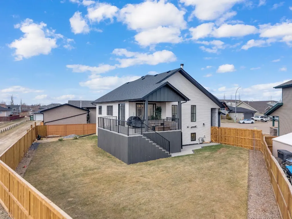 8 Holbrook Place Sylvan Lake AB T4S 2P2