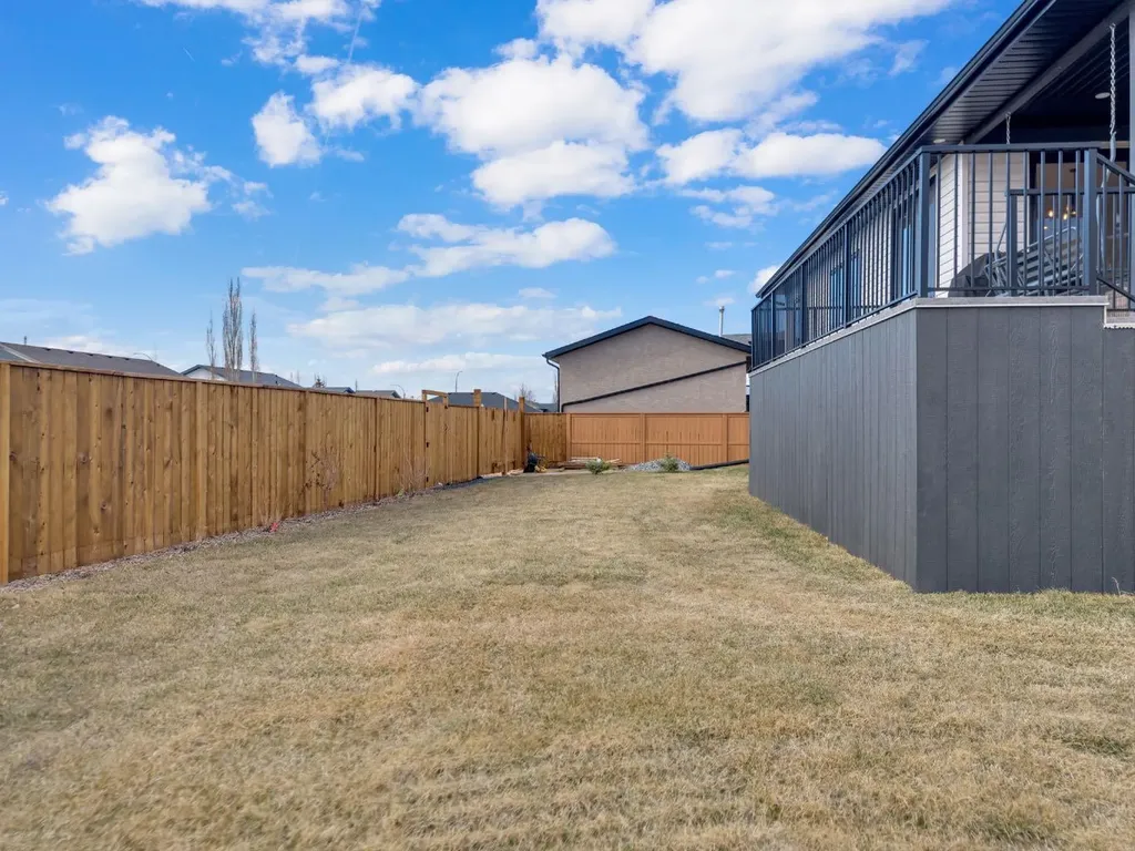 8 Holbrook Place Sylvan Lake AB T4S 2P2