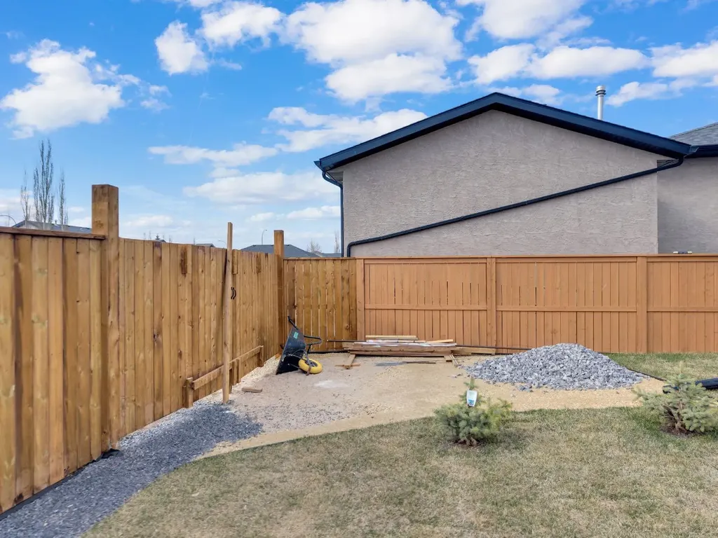 8 Holbrook Place Sylvan Lake AB T4S 2P2