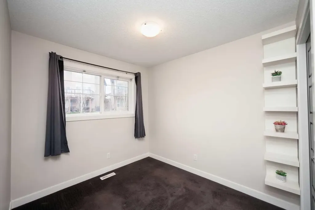 88 Pantego Lane NW Calgary AB T3K 0T1