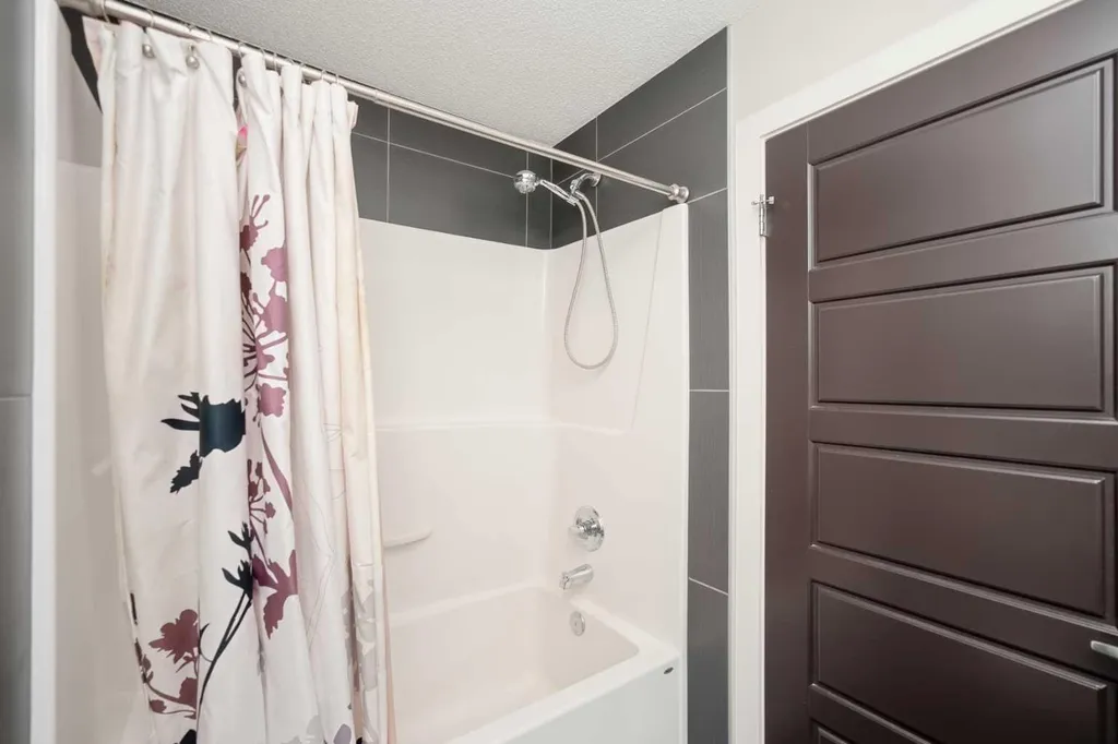 88 Pantego Lane NW Calgary AB T3K 0T1
