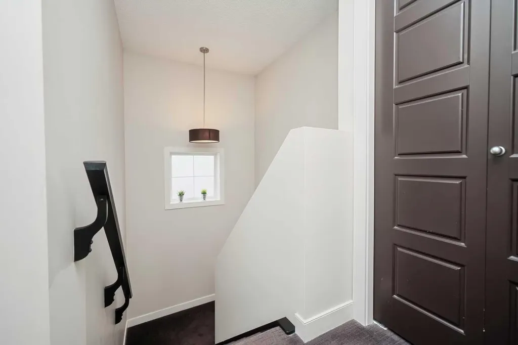 88 Pantego Lane NW Calgary AB T3K 0T1