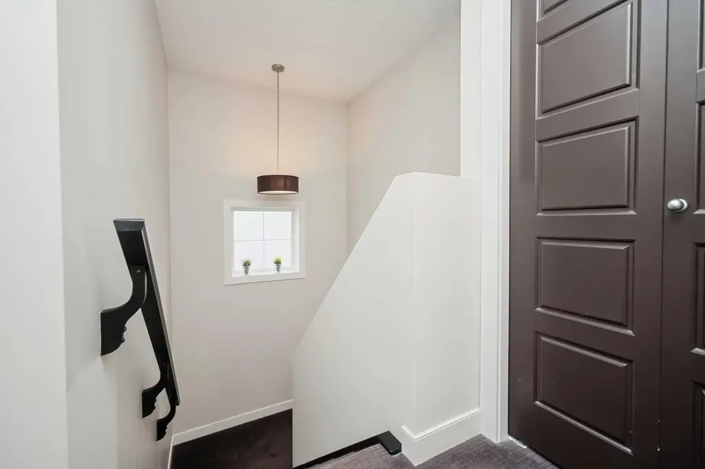 88 Pantego Lane NW Calgary AB T3K 0T1