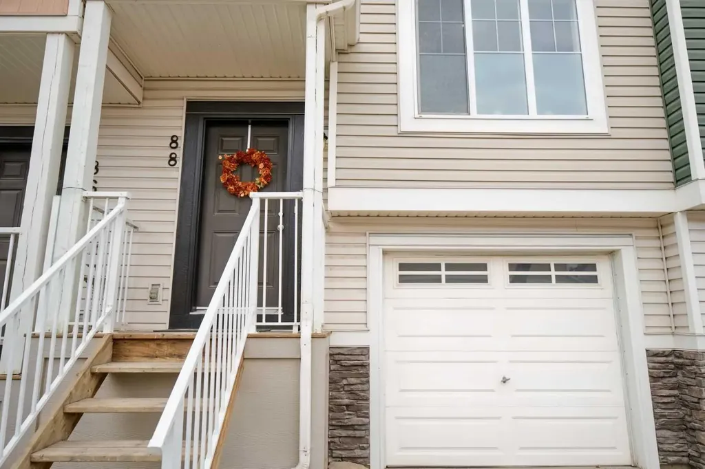 88 Pantego Lane NW Calgary AB T3K 0T1