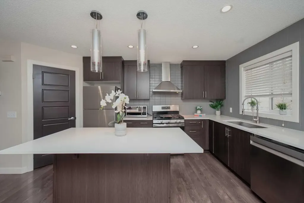 88 Pantego Lane NW Calgary AB T3K 0T1