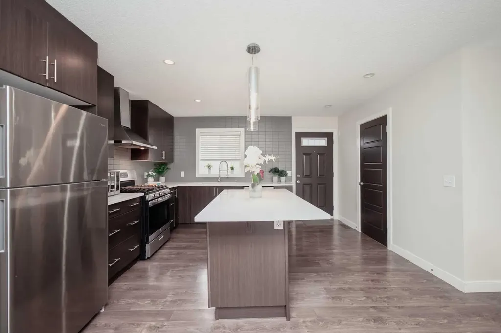 88 Pantego Lane NW Calgary AB T3K 0T1