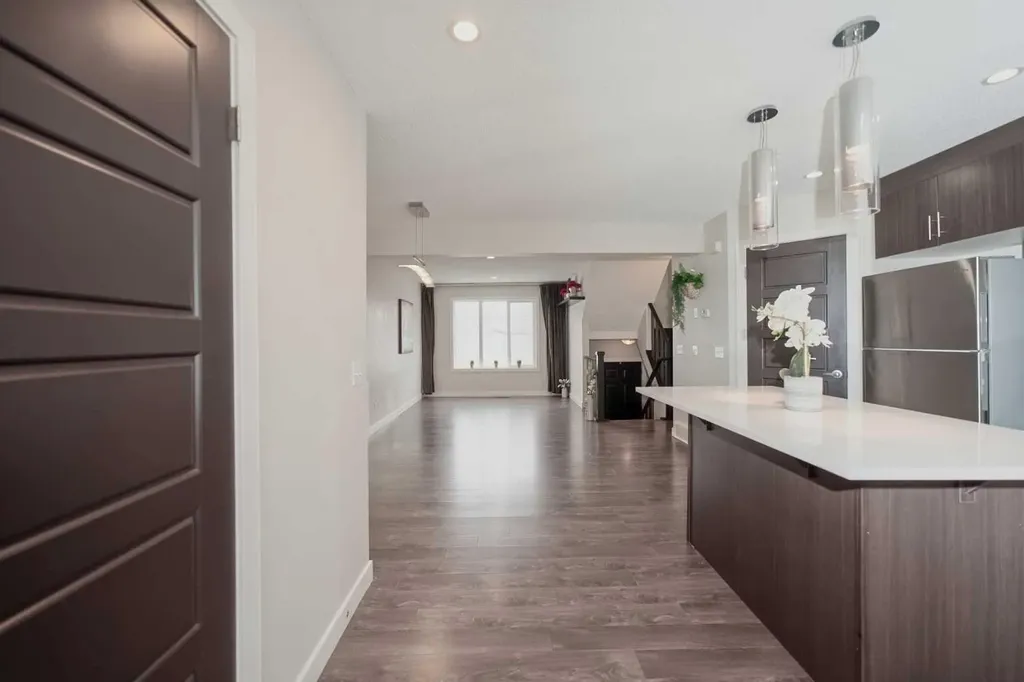 88 Pantego Lane NW Calgary AB T3K 0T1