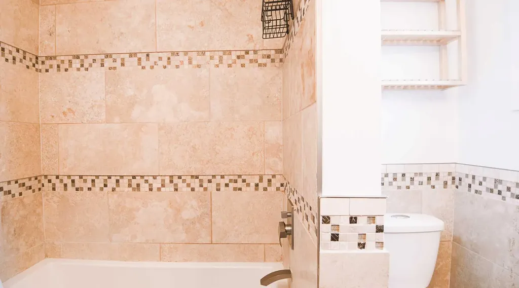 15 Hamlet Road SW Calgary AB T2V 3C9