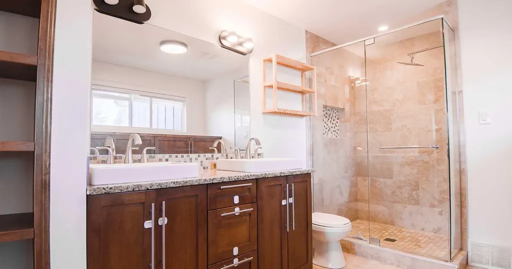 15 Hamlet Road SW Calgary AB T2V 3C9