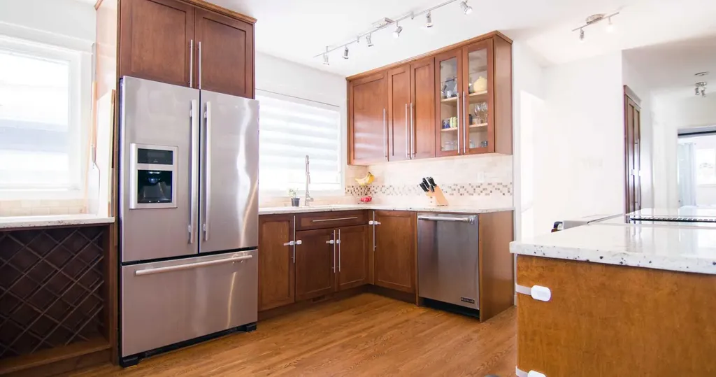 15 Hamlet Road SW Calgary AB T2V 3C9