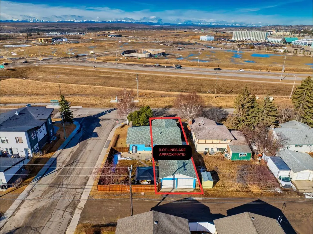 5424 37 Street SW Calgary AB T3E 5M5