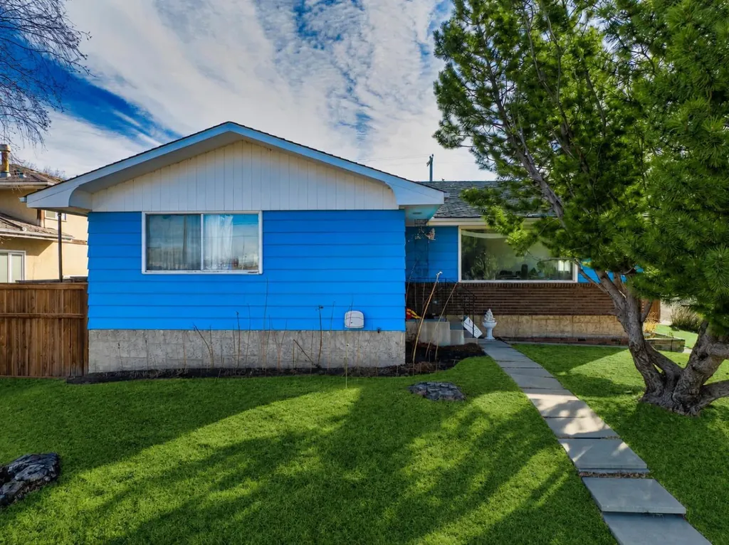 5424 37 Street SW Calgary AB T3E 5M5