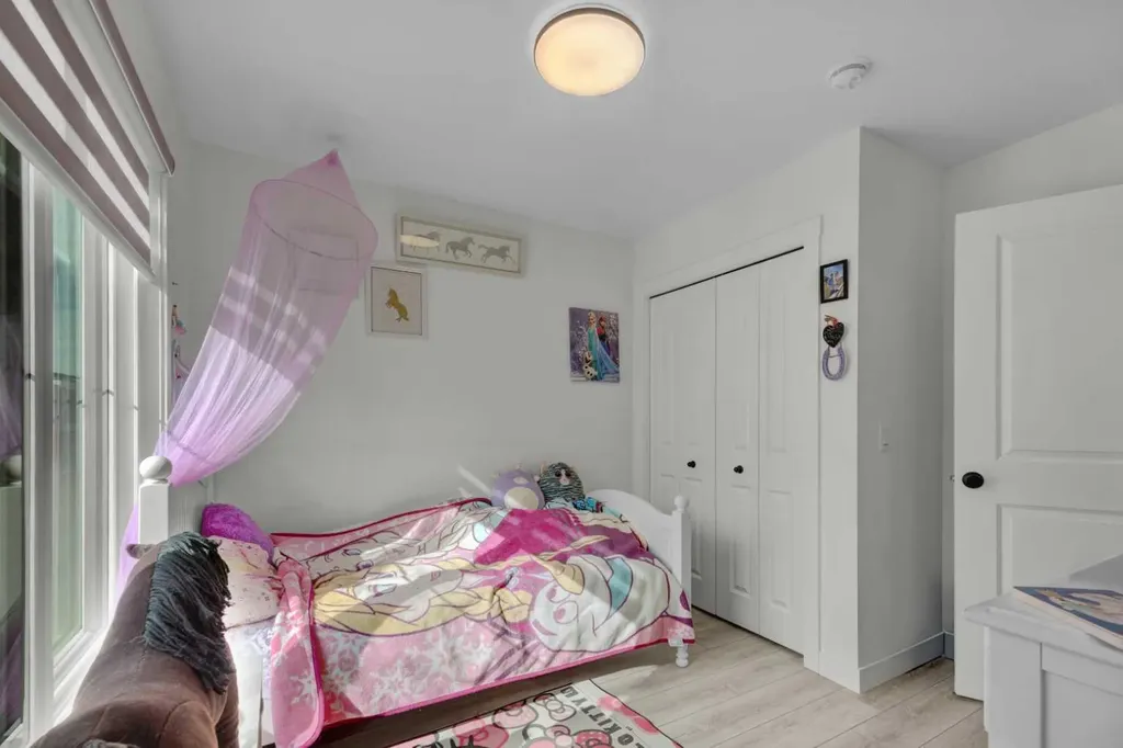 380 Seton Villas SE Calgary AB T3M 3T8