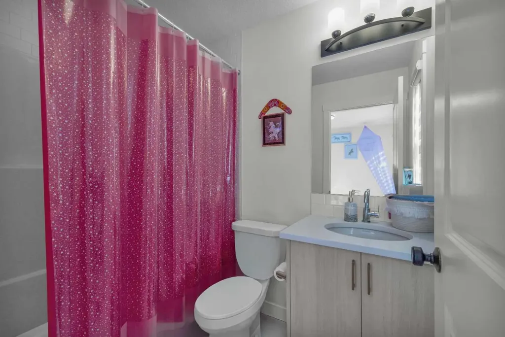 380 Seton Villas SE Calgary AB T3M 3T8
