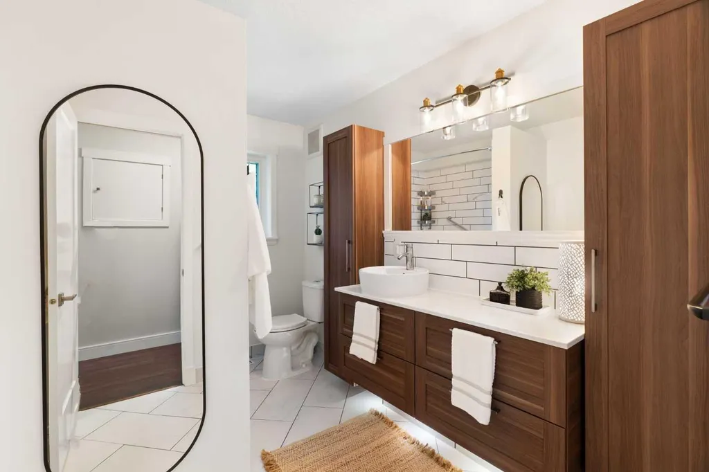 236 50 Avenue E Claresholm AB T0L 0T0