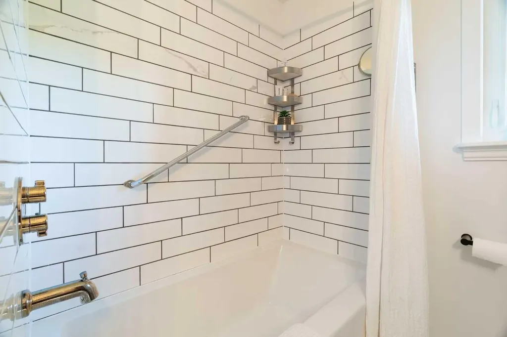 236 50 Avenue E Claresholm AB T0L 0T0