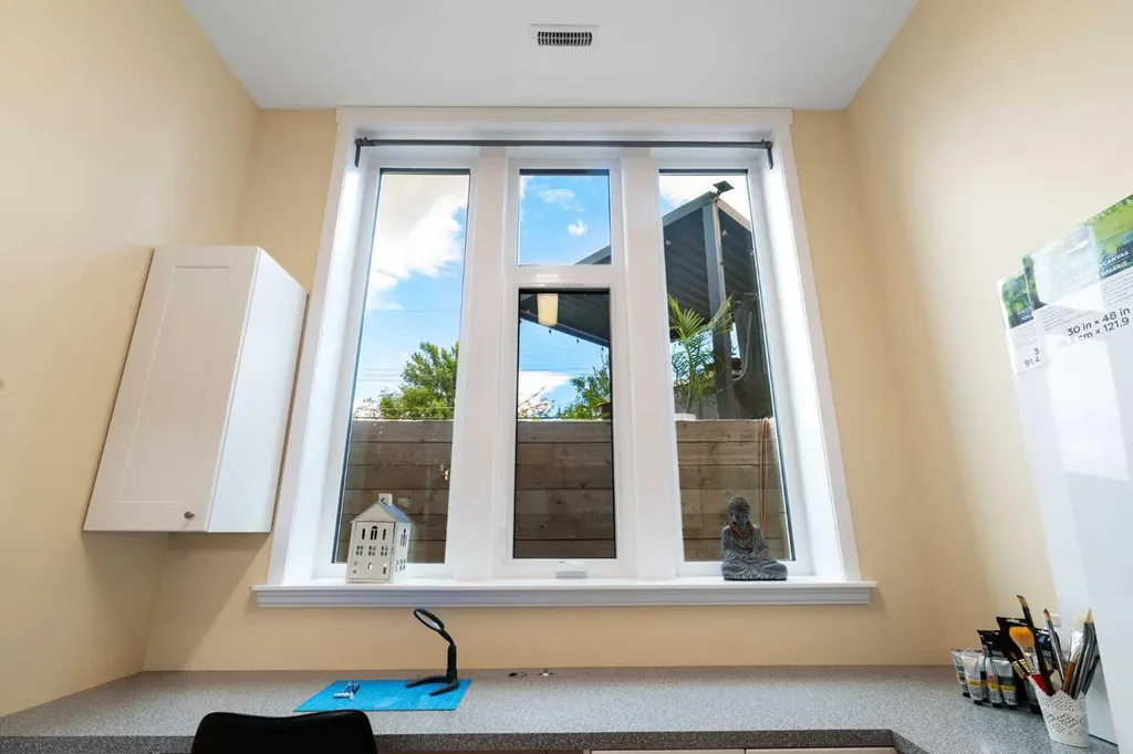 236 50 Avenue E Claresholm AB T0L 0T0
