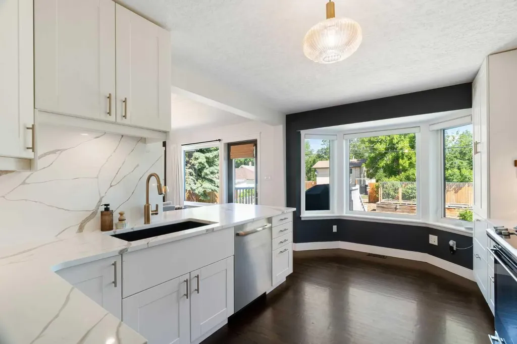 236 50 Avenue E Claresholm AB T0L 0T0