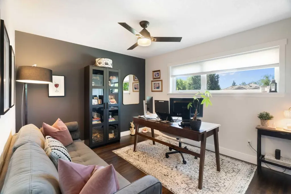 236 50 Avenue E Claresholm AB T0L 0T0