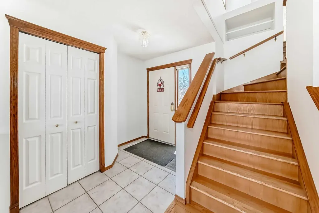 141 Arbour Crest Mews NW Calgary AB T3G 4L3