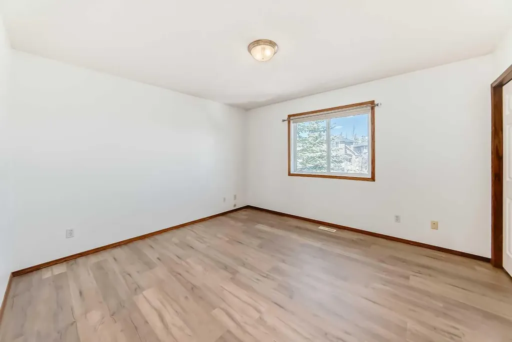 141 Arbour Crest Mews NW Calgary AB T3G 4L3