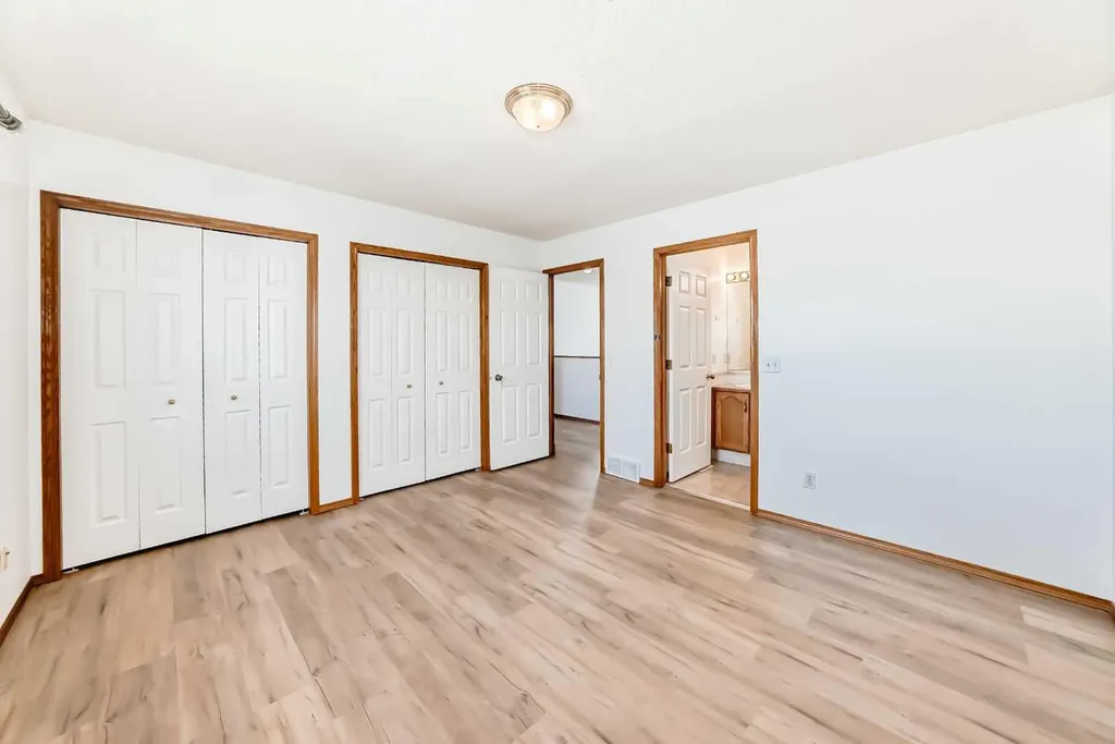 141 Arbour Crest Mews NW Calgary AB T3G 4L3