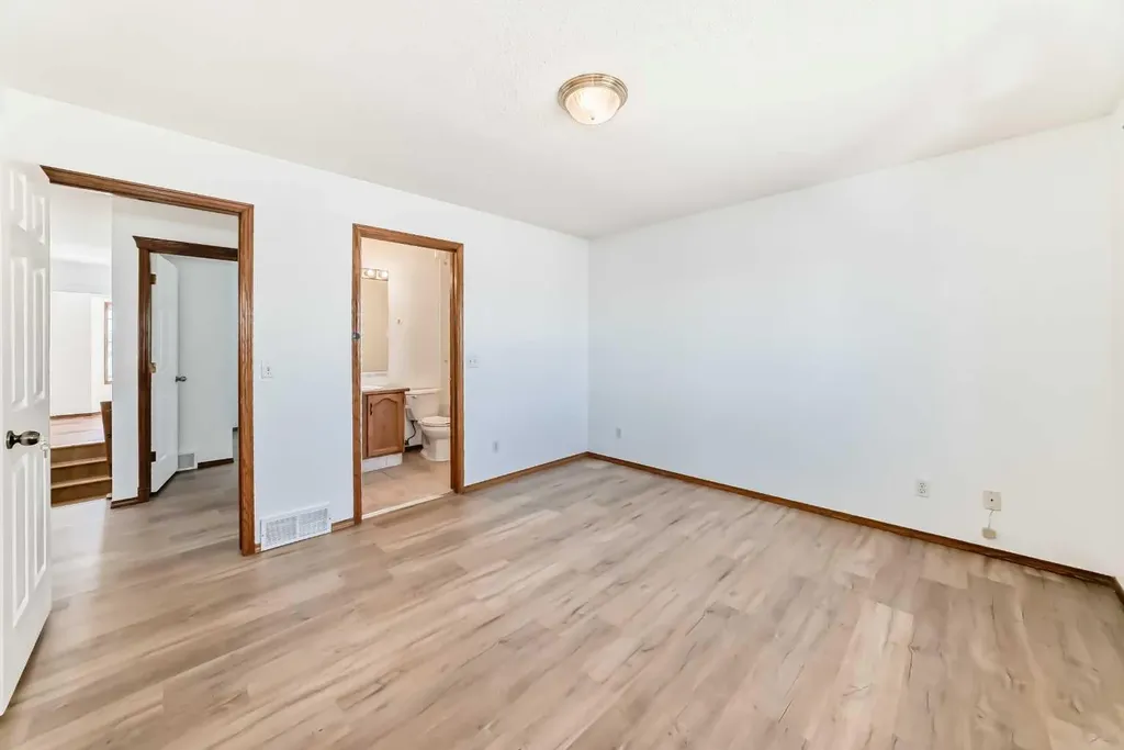 141 Arbour Crest Mews NW Calgary AB T3G 4L3