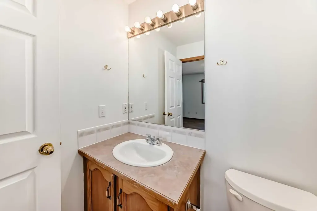 141 Arbour Crest Mews NW Calgary AB T3G 4L3