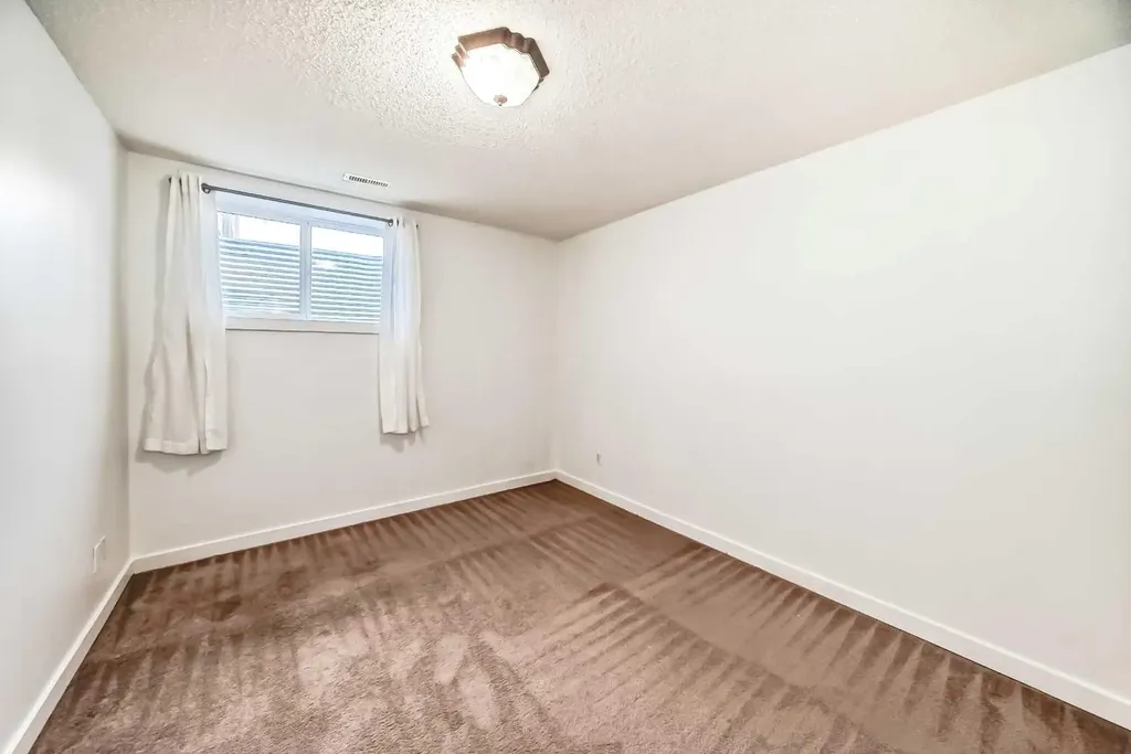 141 Arbour Crest Mews NW Calgary AB T3G 4L3
