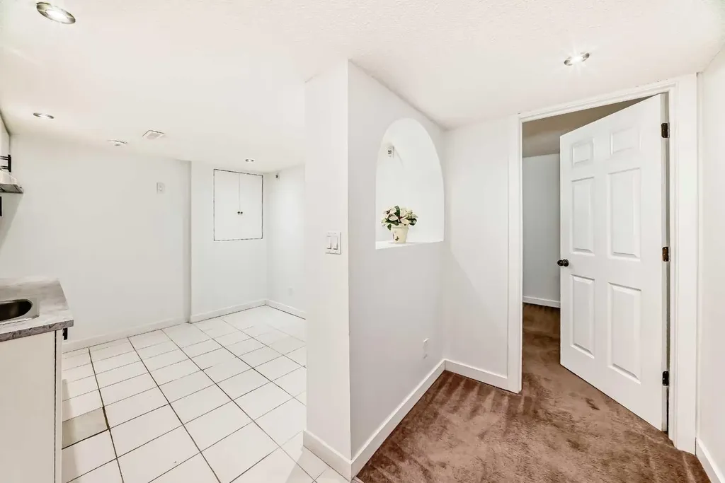 141 Arbour Crest Mews NW Calgary AB T3G 4L3