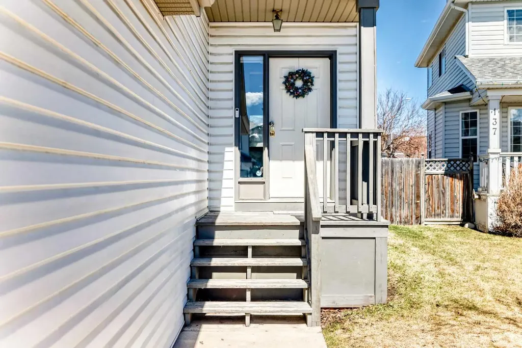 141 Arbour Crest Mews NW Calgary AB T3G 4L3