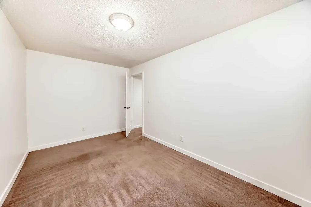 141 Arbour Crest Mews NW Calgary AB T3G 4L3
