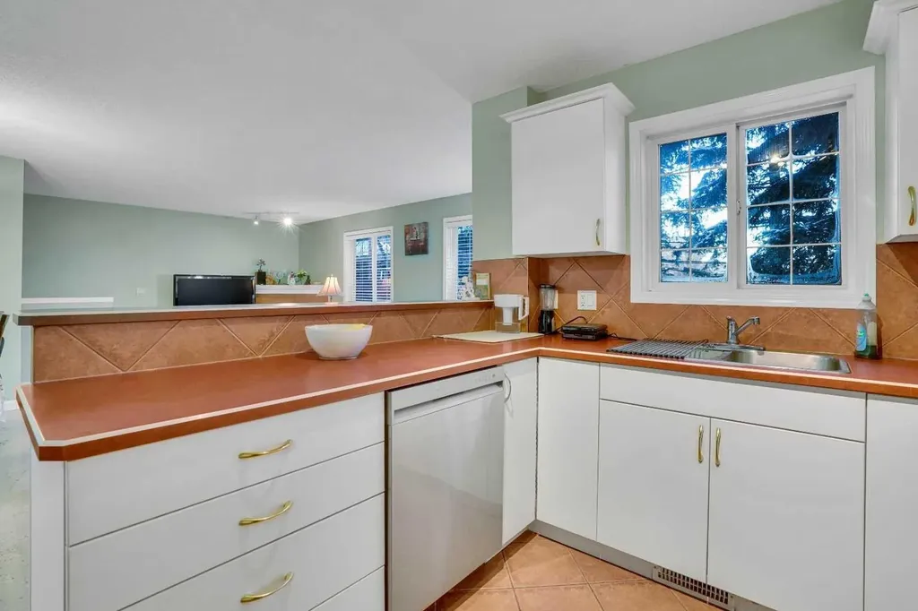1409 Centre A Street NE Calgary AB T2E 2Z8