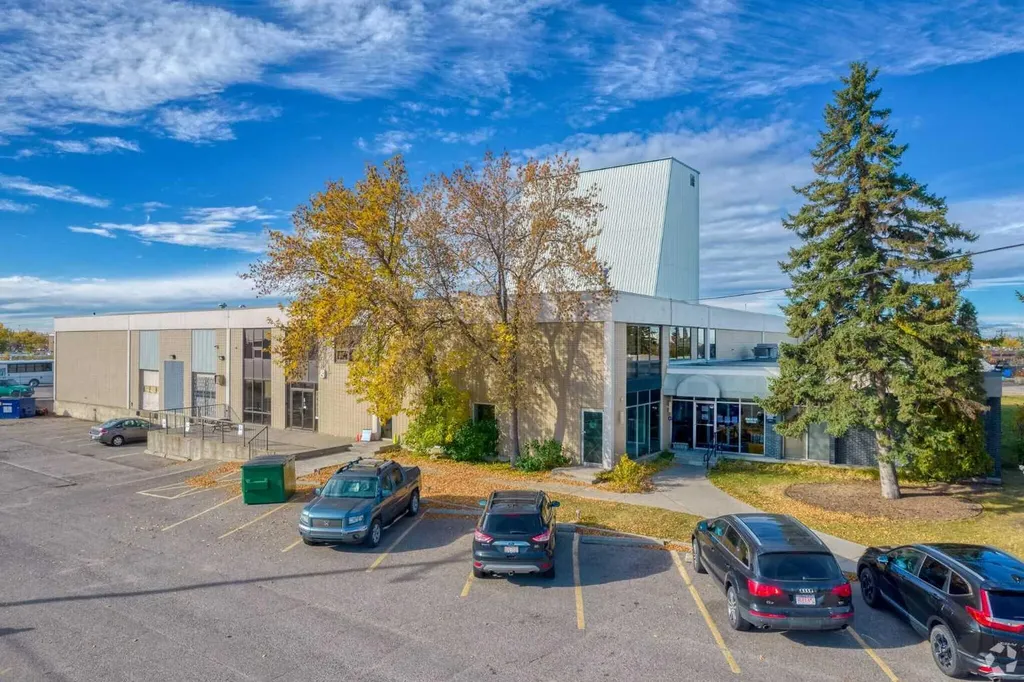 1415 28 Street NE Calgary AB T2A 2P6