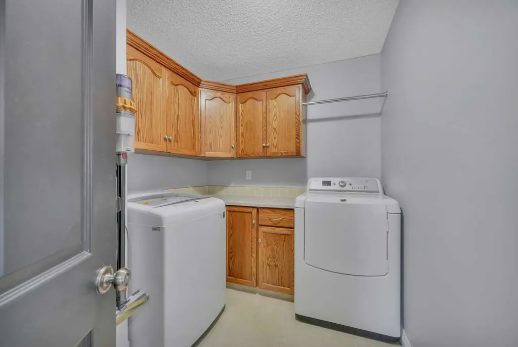 82 Ingram Close Red Deer AB T4R 0A3