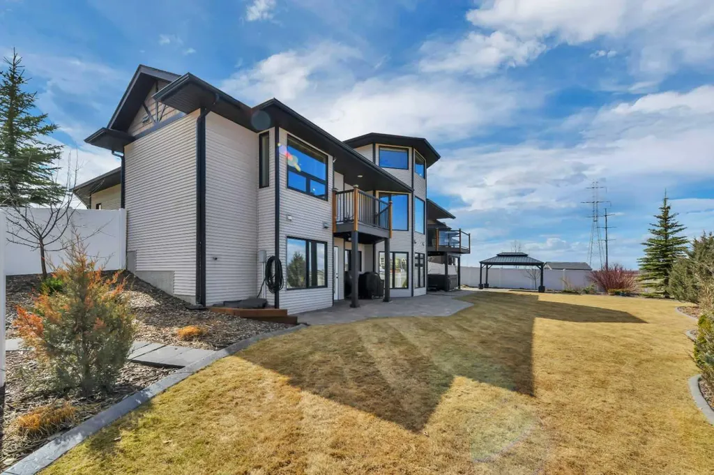 82 Ingram Close Red Deer AB T4R 0A3