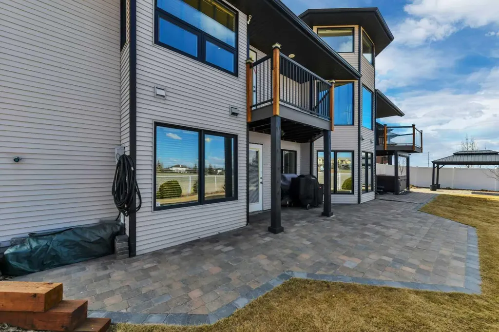 82 Ingram Close Red Deer AB T4R 0A3