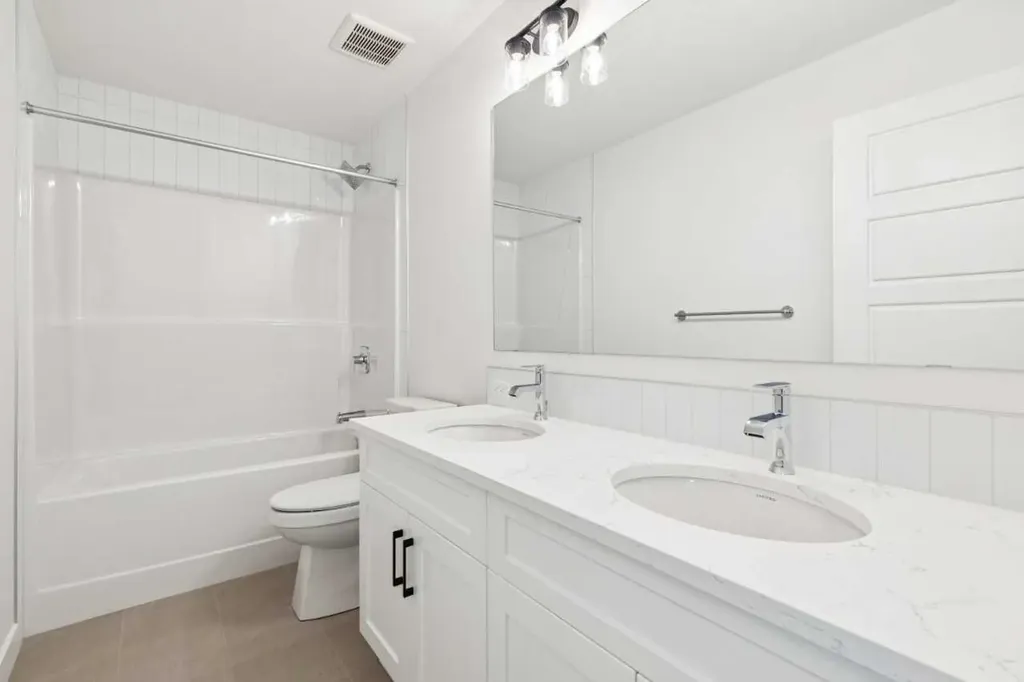 94 Bridgeport Landing Chestermere AB T1X3E3