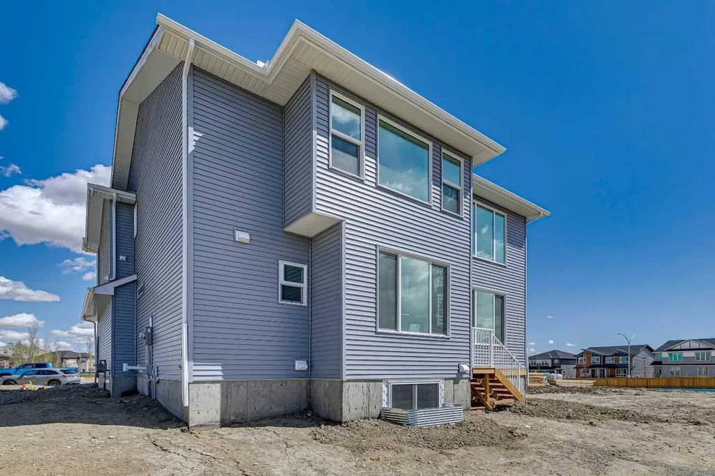 94 Bridgeport Landing Chestermere AB T1X3E3