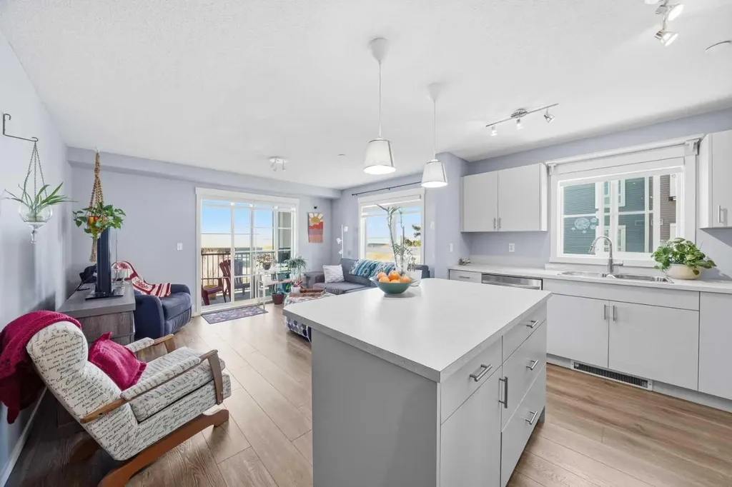 279 Copperpond Common SE Calgary AB T2Z 1G6