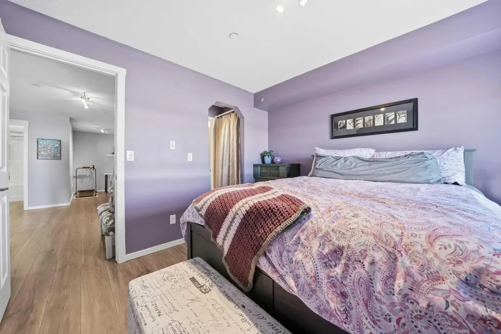 279 Copperpond Common SE Calgary AB T2Z 1G6