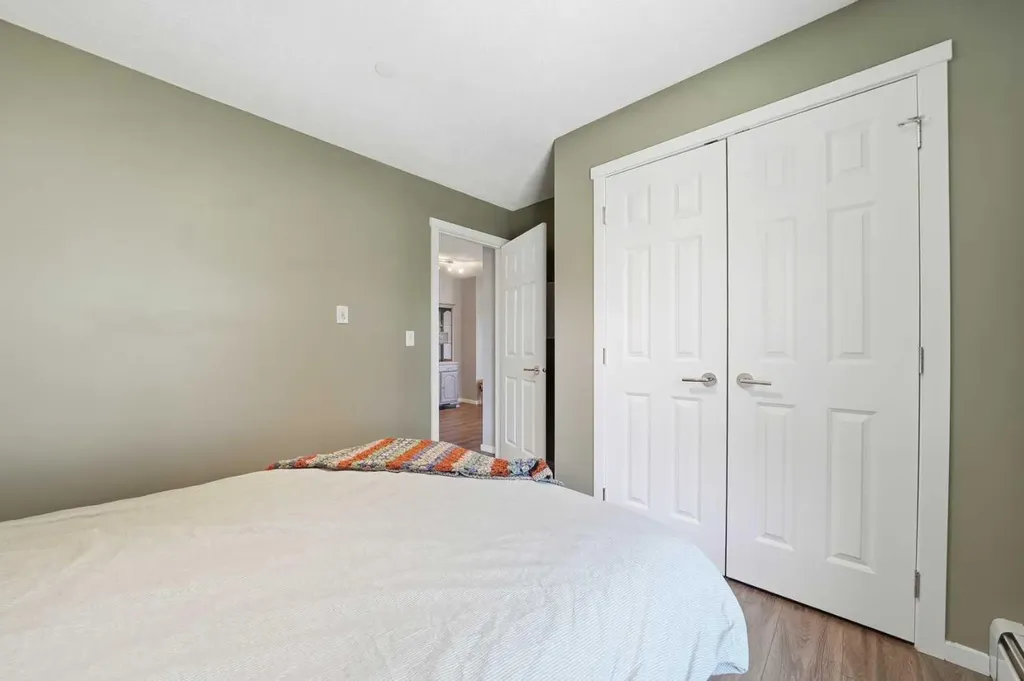 279 Copperpond Common SE Calgary AB T2Z 1G6