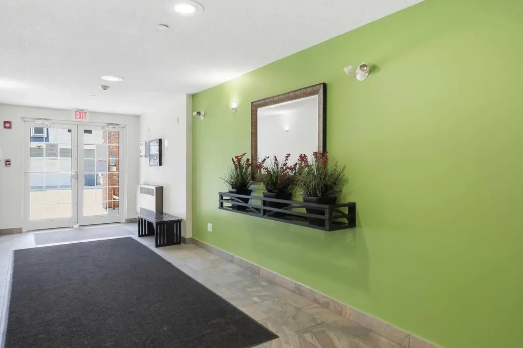 279 Copperpond Common SE Calgary AB T2Z 1G6