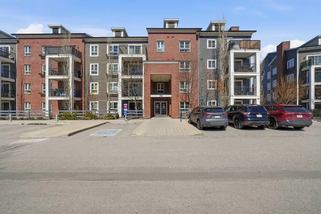 279 Copperpond Common SE Calgary AB T2Z 1G6