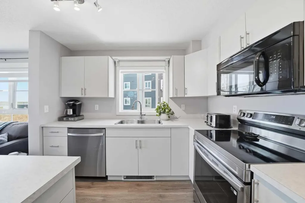 279 Copperpond Common SE Calgary AB T2Z 1G6