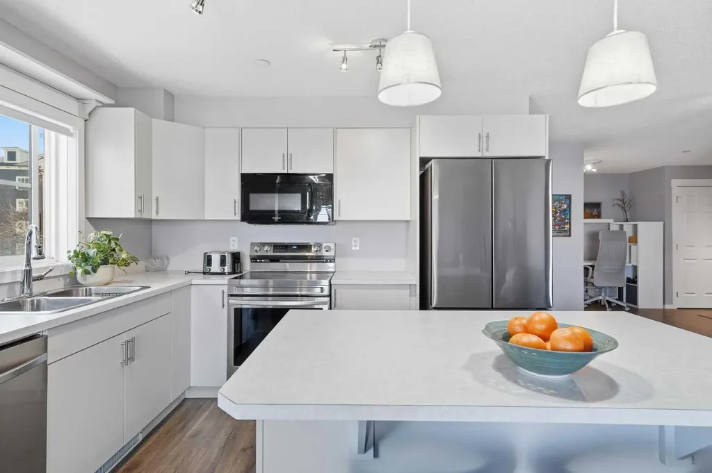 279 Copperpond Common SE Calgary AB T2Z 1G6