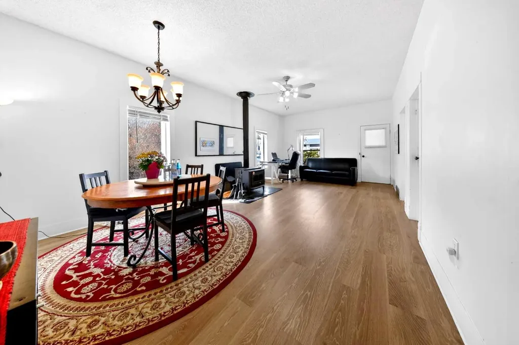 313 5 Street Irricana AB T0M1B0