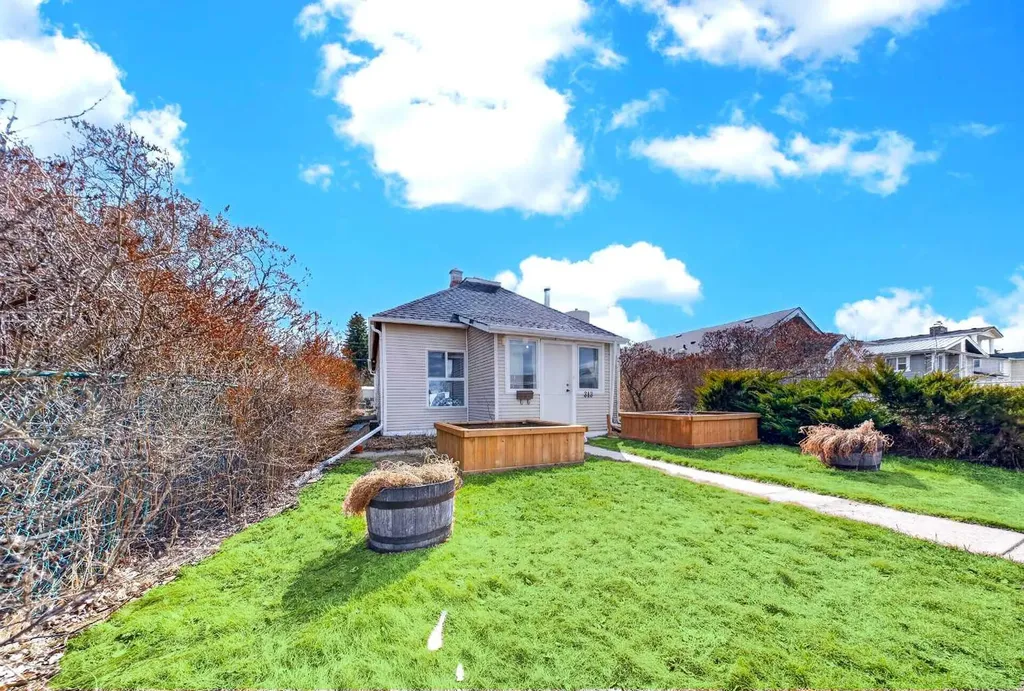 313 5 Street Irricana AB T0M1B0