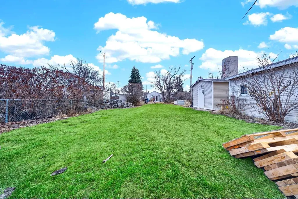 313 5 Street Irricana AB T0M1B0